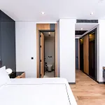 The Norm Collection Door'a Bodrum Torba