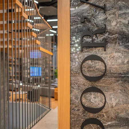 The Norm Collection Door'a Bodrum Торба
