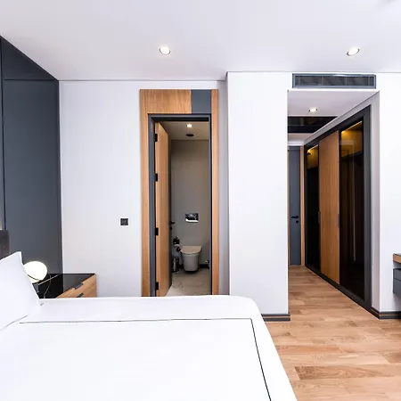 The Norm Collection Door'a Bodrum Torba