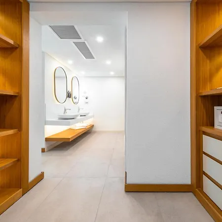 The Norm Collection Door'a Bodrum Торба