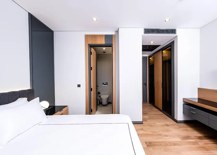 The Norm Collection Door'a Bodrum Torba